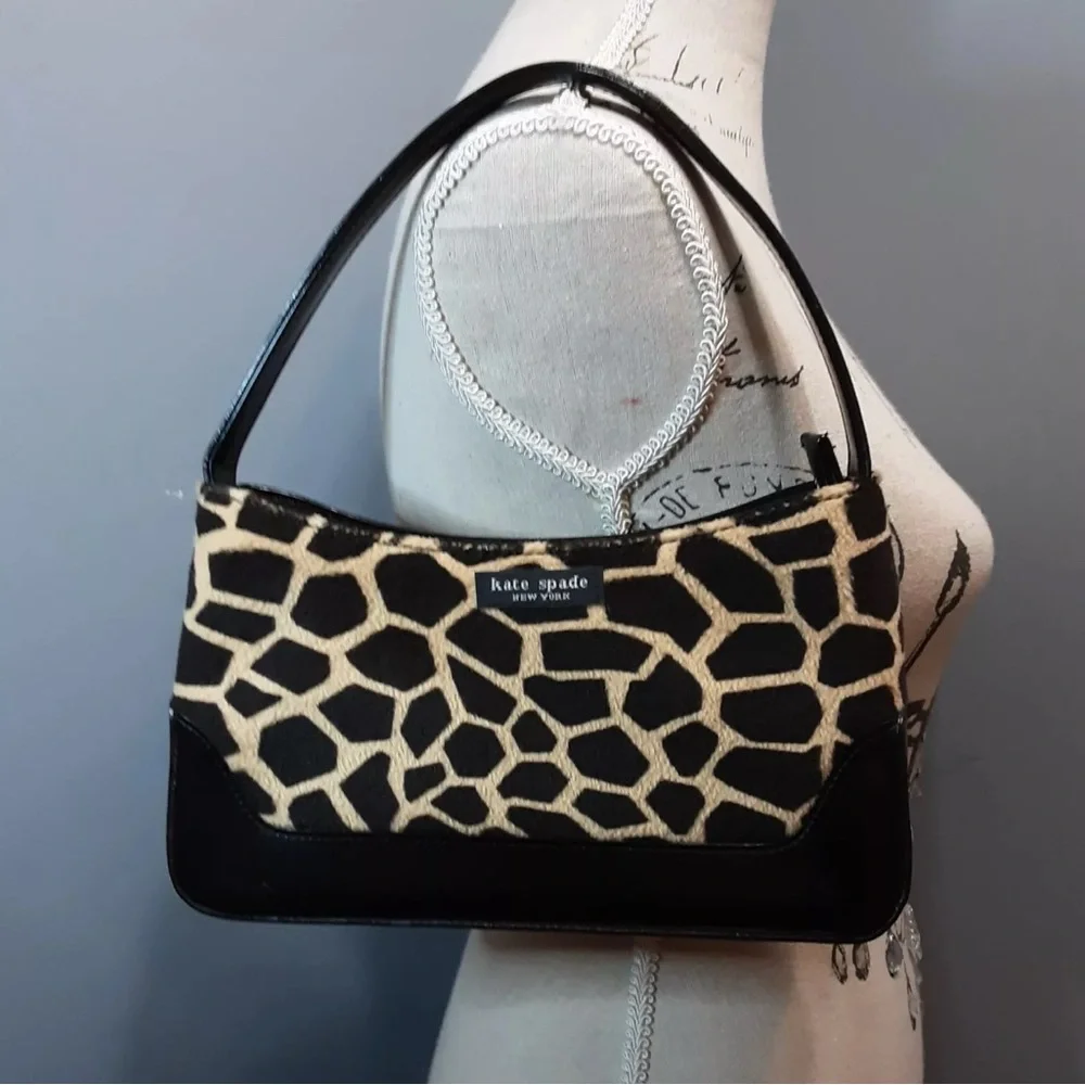 ‼️GIVEAWAY‼️ Kate Spade Black and Tan Giraffe Print Shoulder Bag - Picture 8 of 8